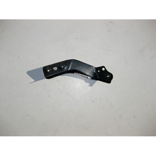 Mercedes-Benz A2046200185 Распорка усилителя бампера и левого окуляра фары C-Class W204