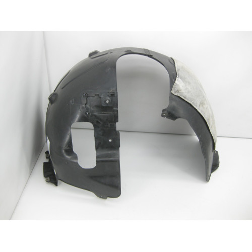 86812L1100 Front right fender liner (small crack at the front bottom)