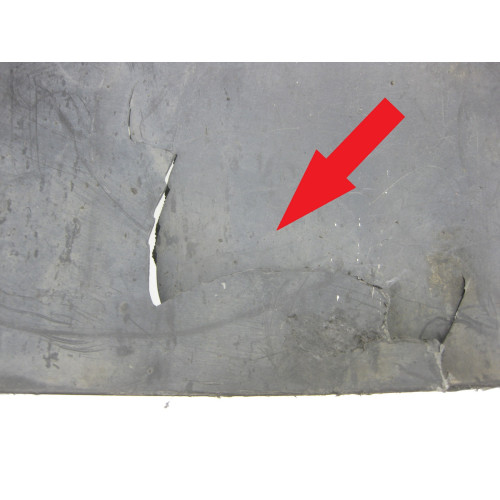 86812L1100 Front right fender liner (small crack at the front bottom)