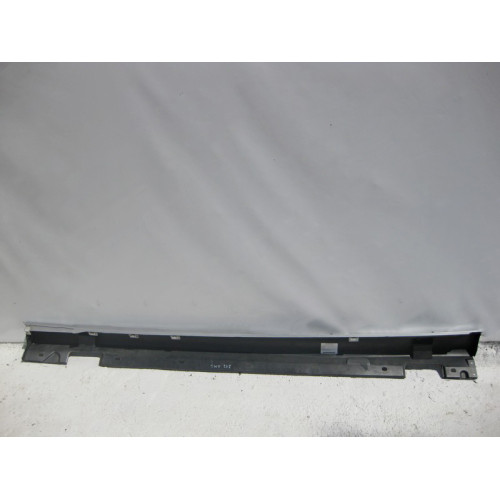 Mercedes-Benz A2126981554 Порог пластиковый правый AMG E-Class W212 до рестайл