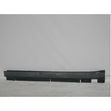 A1646900140 Порог пластиковый левый с направляющими ML W164