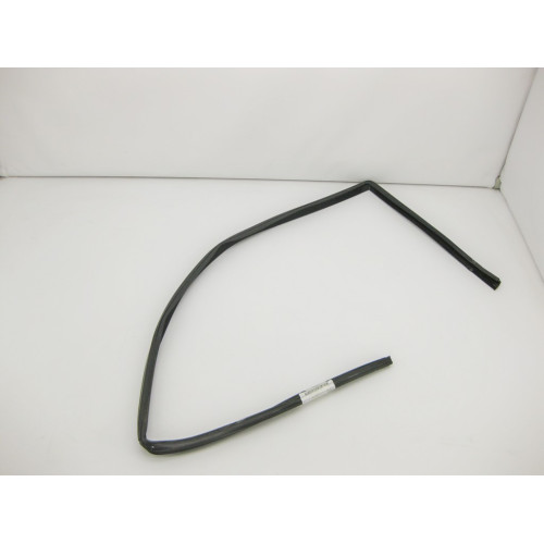 Mercedes-Benz A2037250325 Уплотнитель опускного стекла левой двери CL203 Sportcoupe C203
