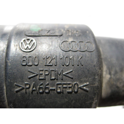 VAG 8D0121101K Патрубок радиатора верхний VW Passat B5 Audi A4 A6 Skoda Superb