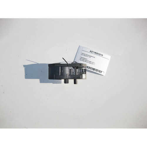Mercedes-Benz A2118203210 7167 Кнопка стеклоподъёмника пассажира E-Class W211