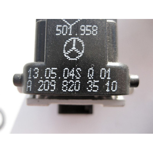 Mercedes-Benz A2098203510 7167 Кнопка стеклоподъёмника заднего пассажира CLK C209