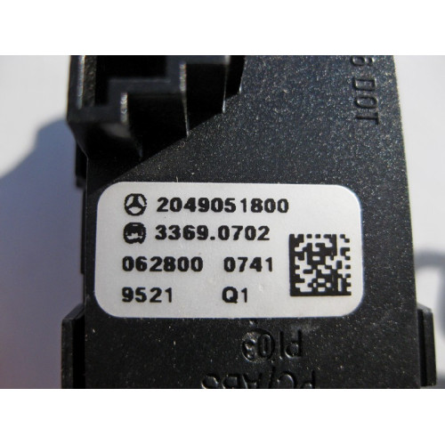 Mercedes-Benz A2049051800 7342 Кнопка аварийки и ESP C-Class W204