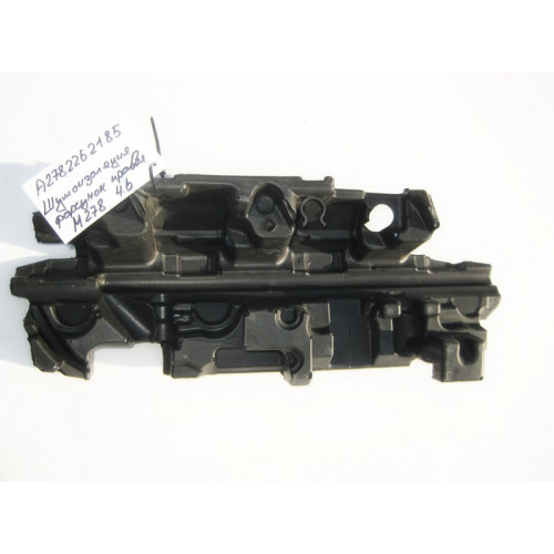 Mercedes-Benz A2782262185 Шумоизоляция форсунок правая для двигателя М278 V8 4.6л