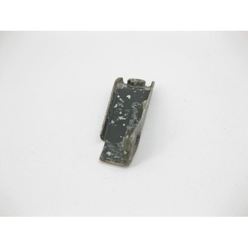 VAG 3B0821136A Кронштейн переднего правого крыла VW Passat B5