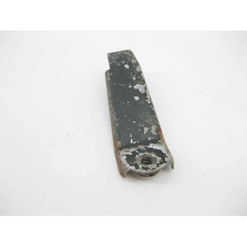 VAG 3B0821136A Кронштейн переднего правого крыла VW Passat B5