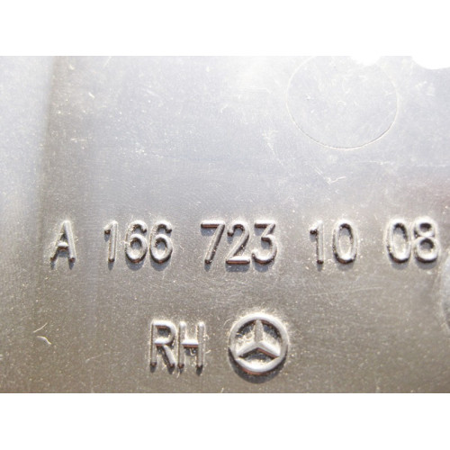 Mercedes-Benz A1667231008 Накладка замка передней правой двери ML W166 GL X166