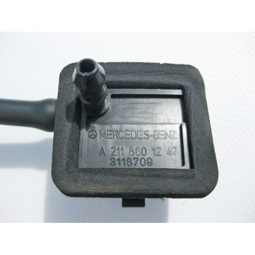 Mercedes-Benz A2118601247 Форсунка омывателя двери багажника E-Class S211 универсал
