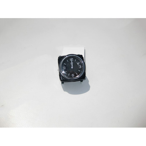 Mercedes-Benz A2138270070 Часы аналоговые E-Class W213