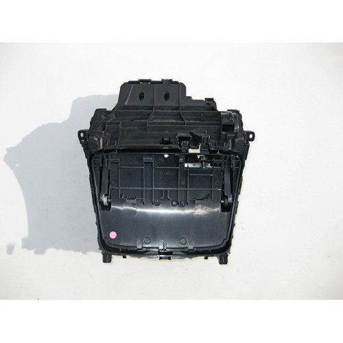Mercedes-Benz A2136806600 Вещевое отделение в подлокотнике E-Class W213