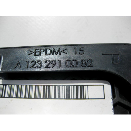 Mercedes-Benz A1232910082 Резиновая накладка педали тормоза CLS C219 E-class W211 ML W164 R-class short W251 C-Class W205 GLC X253 C-class W203 CLK Coupe C209 CL C