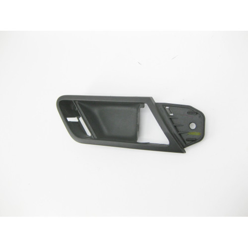 Mercedes-Benz A2517660264 9051 Накладка передней правой внутренней ручки двери черная R-class W251 R-class short W251 R-class long V251