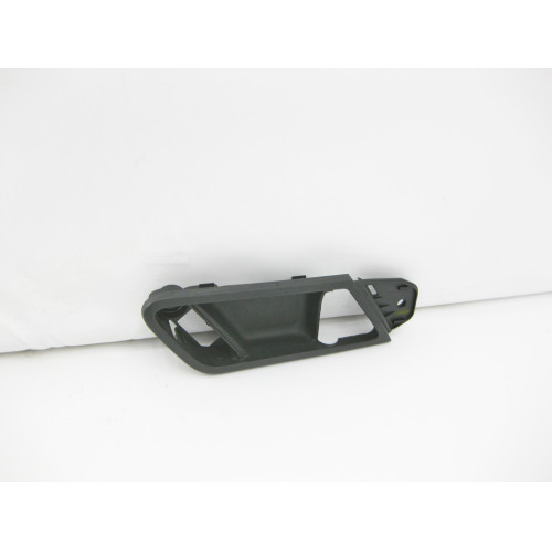 Mercedes-Benz A2517660264 9051 Накладка передней правой внутренней ручки двери черная R-class W251 R-class short W251 R-class long V251