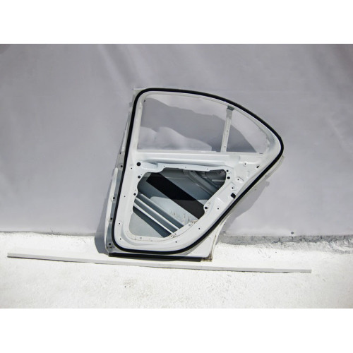 Mercedes-Benz A2137300205 Дверь задняя правая E-Class W213