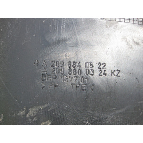 Mercedes-Benz A2098840522 Подкрылок передний левый передняя верхняя часть C-Class W203 CLK C209