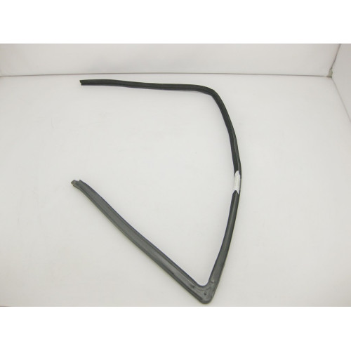 Mercedes-Benz A2207251225 Уплотнитель опускного стекла передней правой двери S-Class W220