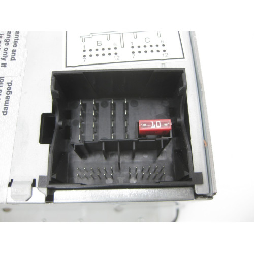 VAG 1K0035186AD Магнитола штатная под радио AM/FM, MP3 VW Passat Touran