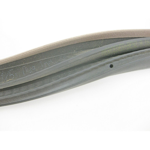 Mercedes-Benz A1646900398 1B08 Уплотнитель задней двери на кузове бежевый ML W164