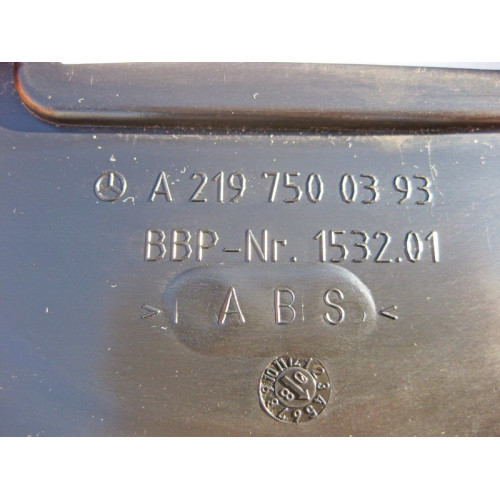 Mercedes-Benz A2197500393 7C45 Нижняя внутренняя накладка крышки багажника под кнопку автозакрытия CLS C219