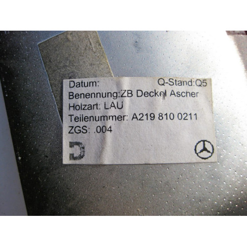 Mercedes-Benz A2198100211 Деревянная декоративная накладка пепельницы в центральной консоли CLS C219