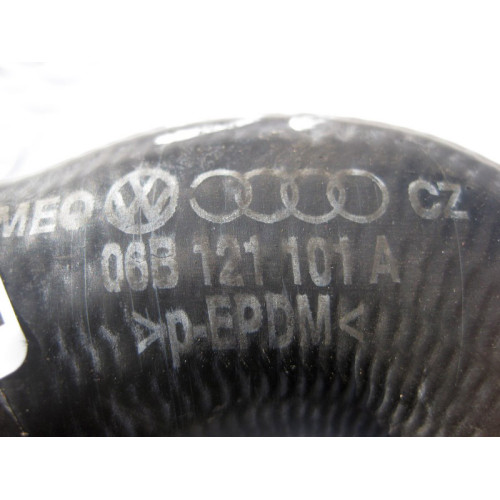 VAG 06B121101A Патрубок охлаждающей жидкости Audi A4 B6 B7 Seat Exeo