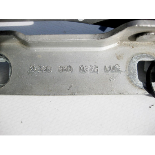 Mercedes-Benz A2208800228 Петля капота правая CL C215 S-Class W220