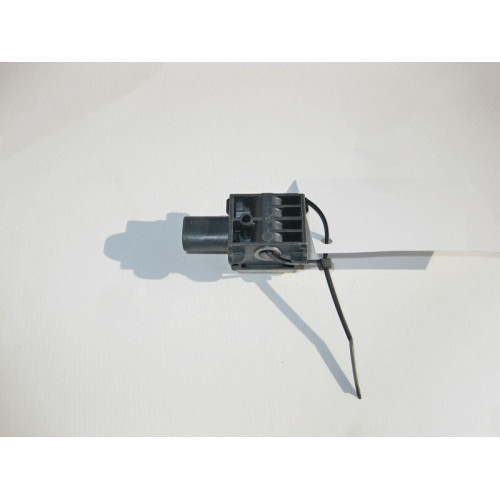Mercedes-Benz A0038202826 Датчик удара Bosch GL X164 ML W164 CL C216 S-Class W221