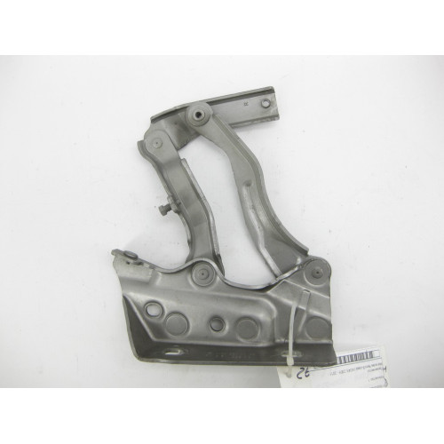 Mercedes-Benz A1698800428 Правая петля капота B-class W245
