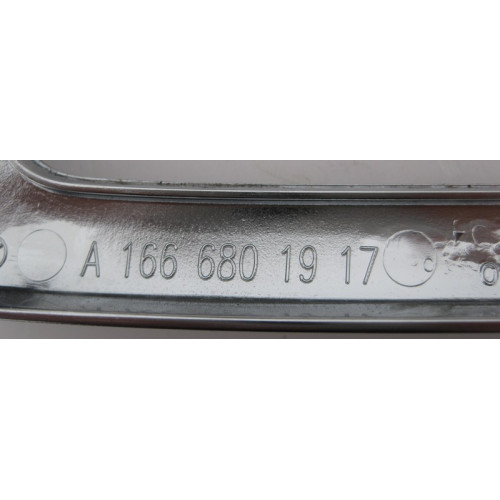 Mercedes-Benz A1666801917 Рамка вокруг аудиосистемы Сomand ML W166 GL X166