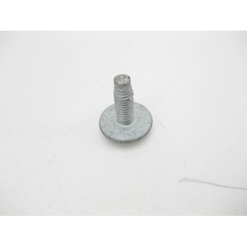 Mercedes-Benz A0089907004 Болт с головкой торкс T30 и резьбой М6 x 18,8 mm