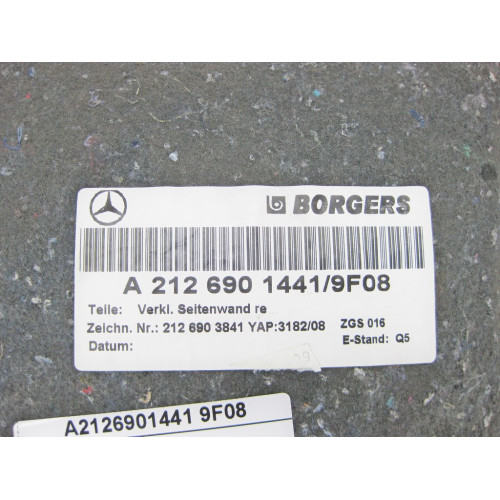 Mercedes-Benz A2126901441 9F08 Обшивка багажника правая черная E-Class W212