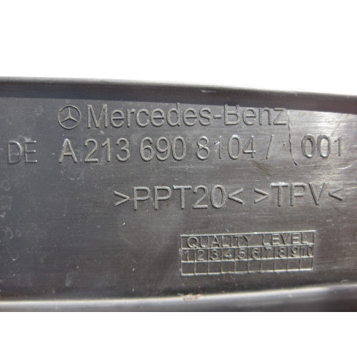 Mercedes-Benz A2136908104 Дефектная накладка проёма багажника левая E-Class W213