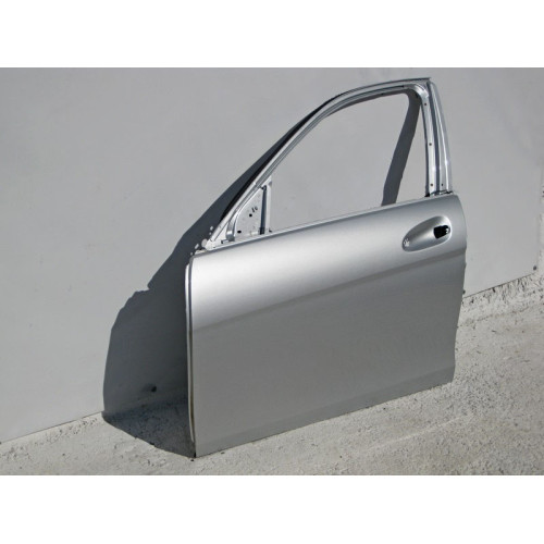Mercedes-Benz A2047205900 Дверь передняя левая C-Class W204