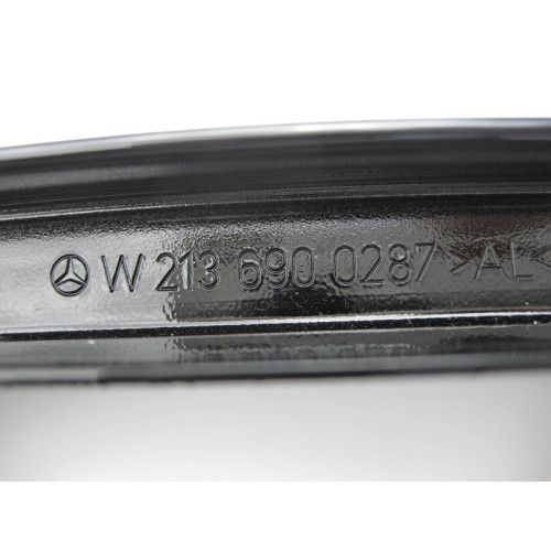 Mercedes-Benz A2136900287 Наружная накладка передней правой двери E-Class W213