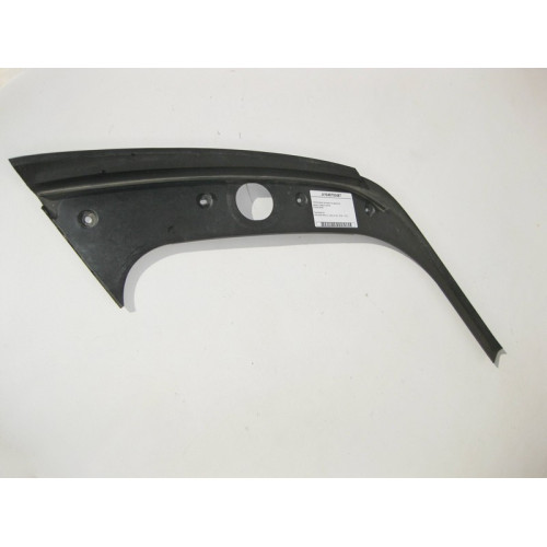 Mercedes-Benz A1646700487 Пластиковая накладка под форточку заднего правого крыла GL X164