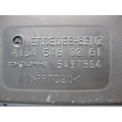 Mercedes-Benz A1645460261 Кабельный канал под передней правой дверью ML W164 GL X164
