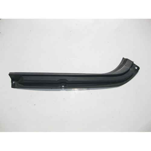 Mercedes-Benz A1646931233 9051 Накладка проёма багажника нижняя правая GL X164