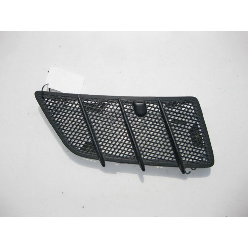 Mercedes-Benz A1648801405 Решётка капота верхняя правая ML W164 GL X164