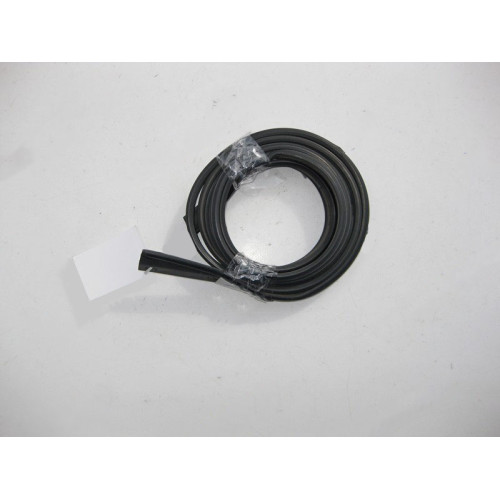Mercedes-Benz A1646904798 Уплотнение над левыми дверями GL X164