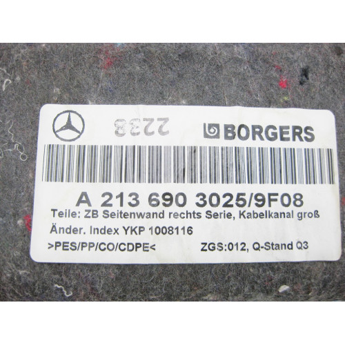 Mercedes-Benz A2136903025 9F08 Обшивка багажника правая E-Class W213
