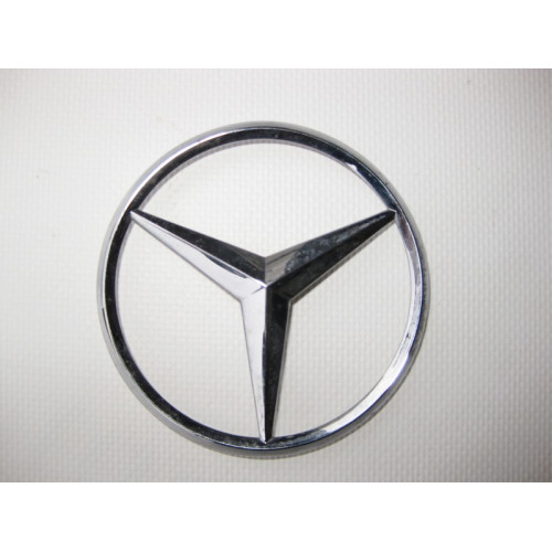 Mercedes-Benz A2128170016 Значок - эмблема "Mercedes-Benz" на крышку багажника E-Class W212