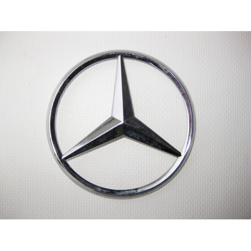 Mercedes-Benz A2128170016 Значок - эмблема "Mercedes-Benz" на крышку багажника E-Class W212