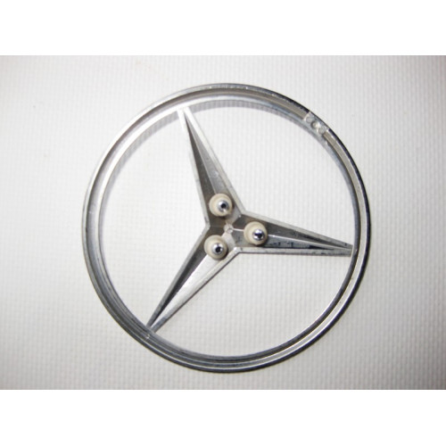 Mercedes-Benz A2128170016 Значок - эмблема "Mercedes-Benz" на крышку багажника E-Class W212