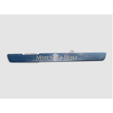 A1666801235 Хром накладка порога с подсветкой передняя левая ML GLE W166 C292 GL GLS X166