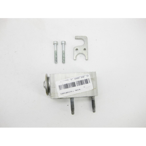 Mercedes-Benz A1668300284 Расширительный клапан кондиционера GL X166 ML W166 GLE C292