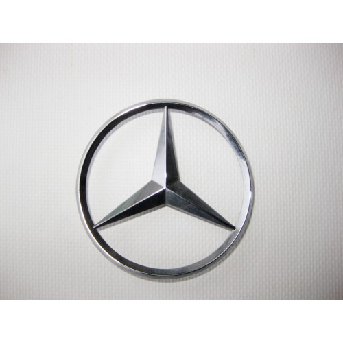 Mercedes-Benz A2047580058 Значок - эмблема "Mercedes-Benz" на крышку багажника С-Class W204