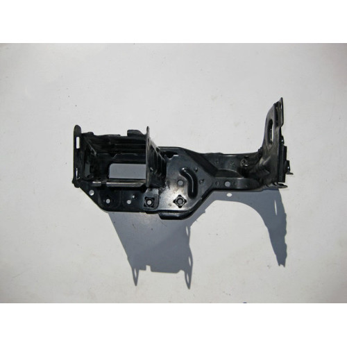 Mercedes-Benz A2036202295 Правый кронштейн усилителя бампера C-class W203 C-class S203